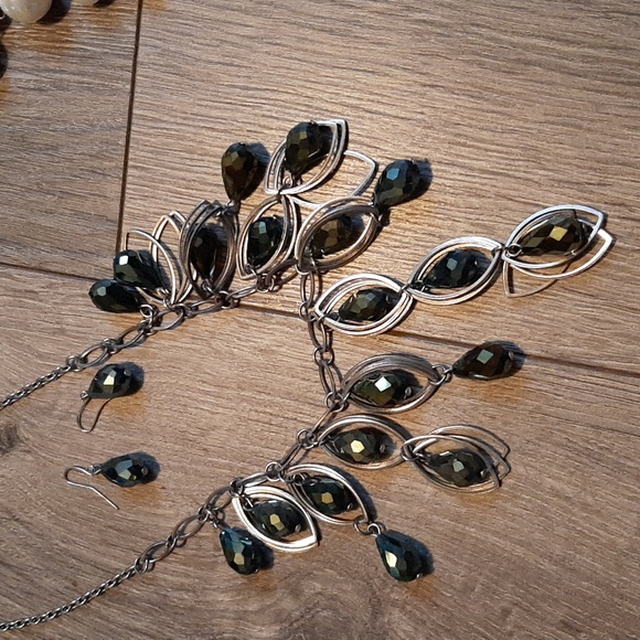 Costume jewelry bundle lot #1 - Picture 2 of 7